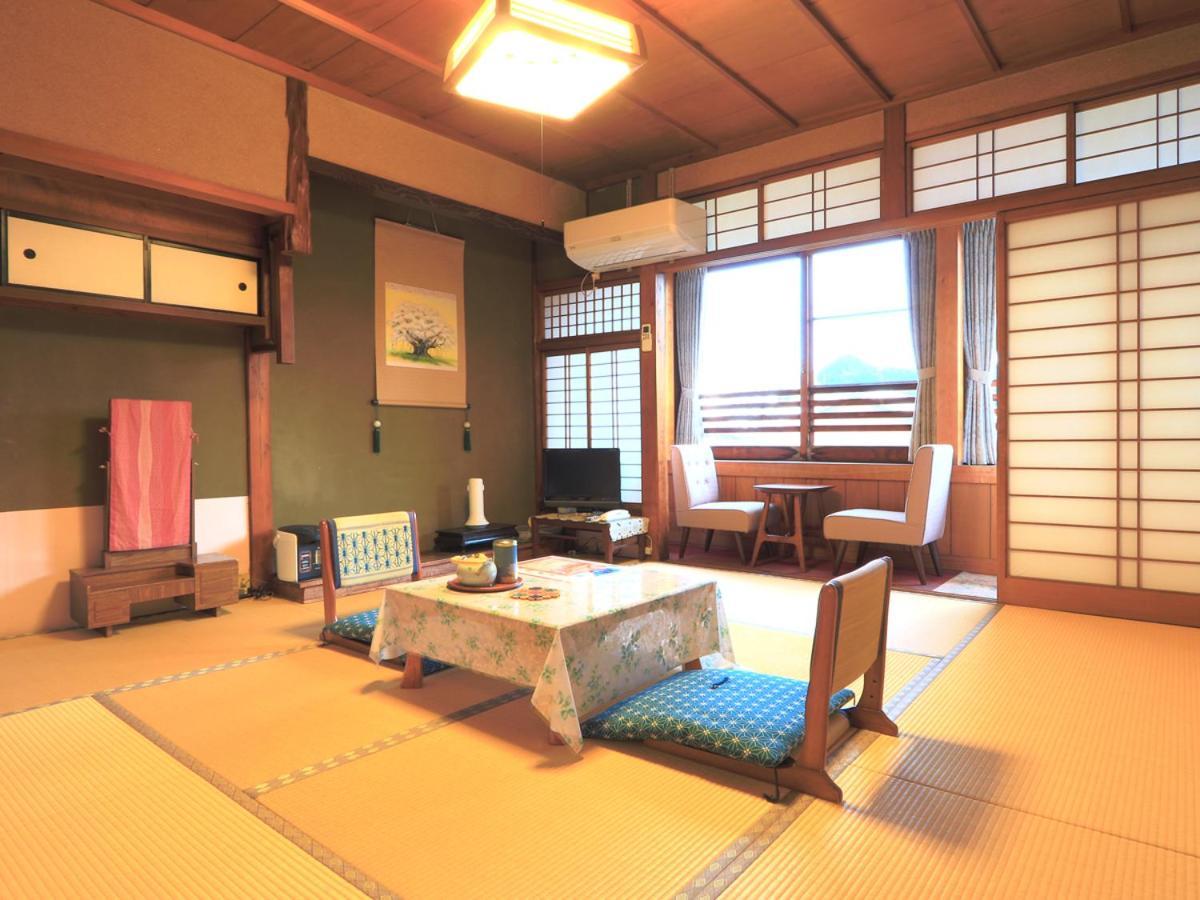 Ougiya Ryokan Toyooka  Extérieur photo